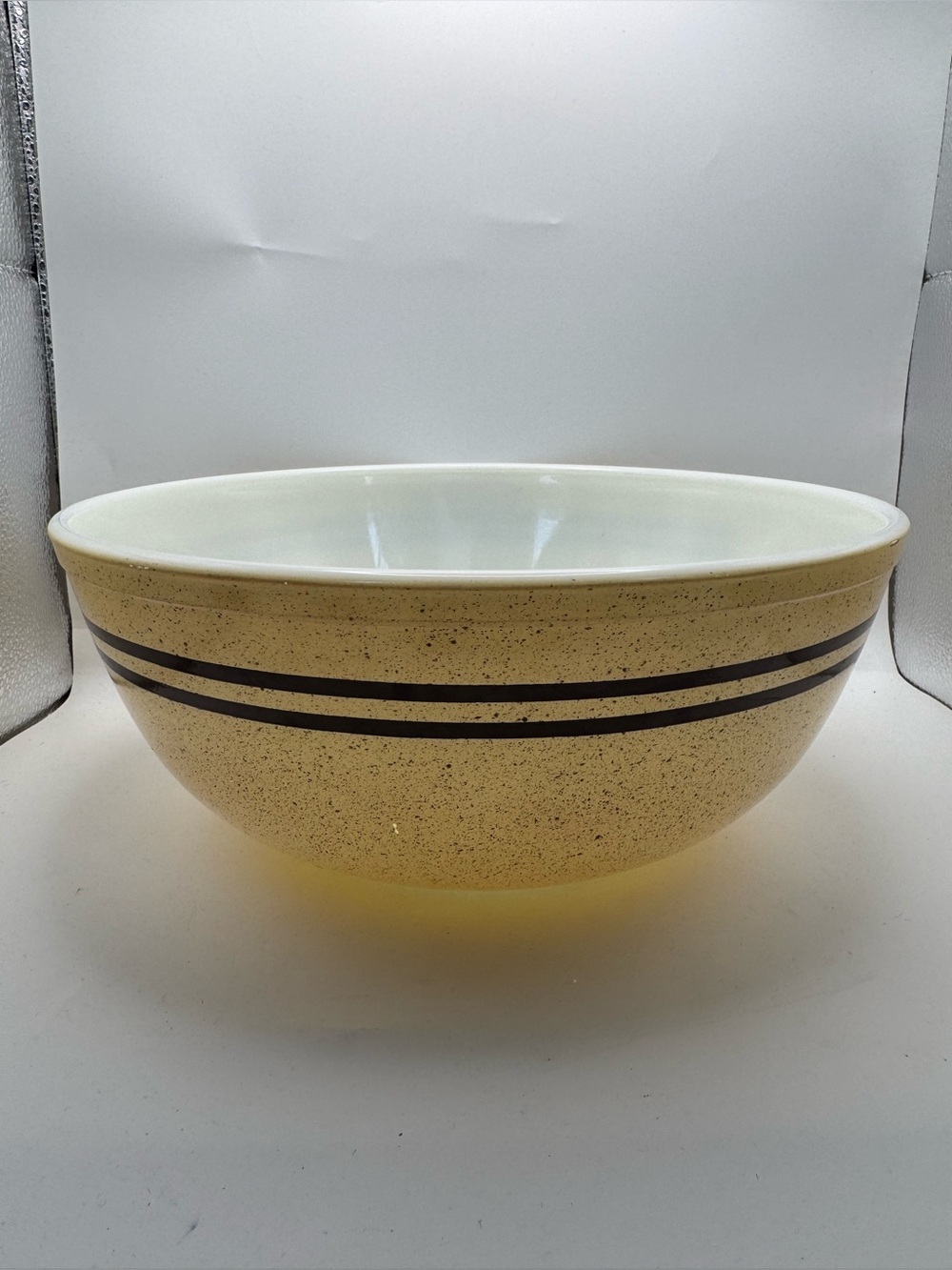 Vintage Pyrex #404 4 liter Tan Speckled Bowl & 2 Brown Stripes USA